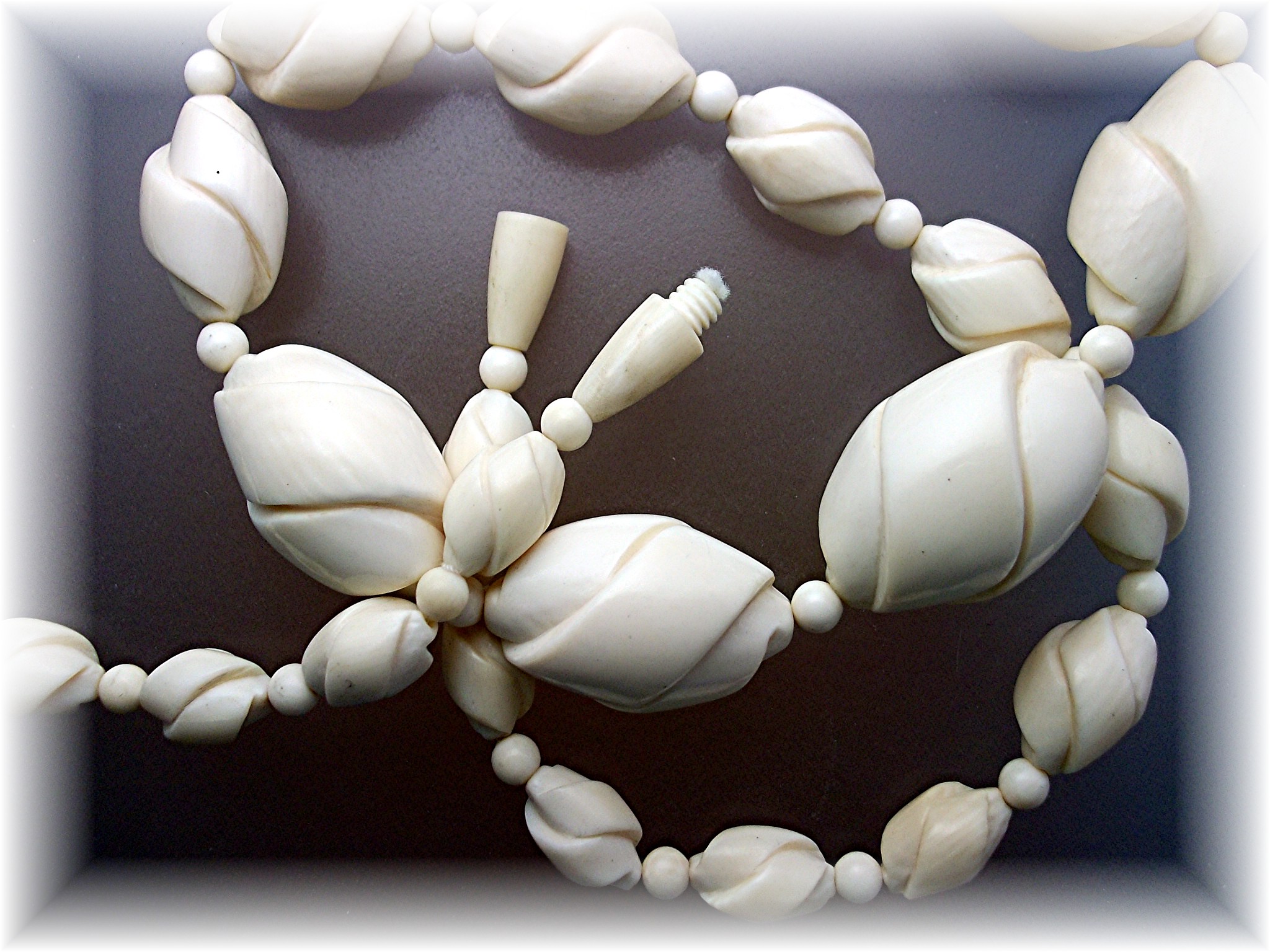 Bone Ivory Graduated Twist Clasp Necklace