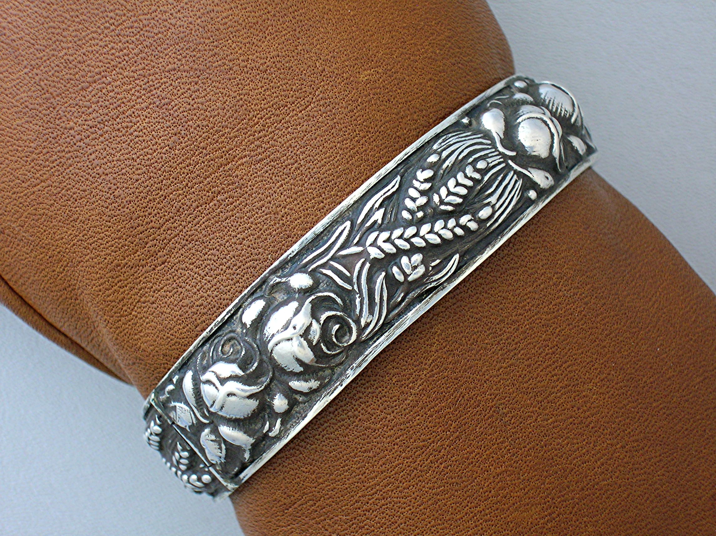 Silver Antique Hinged Bracelet Roses and Wheat 1940s