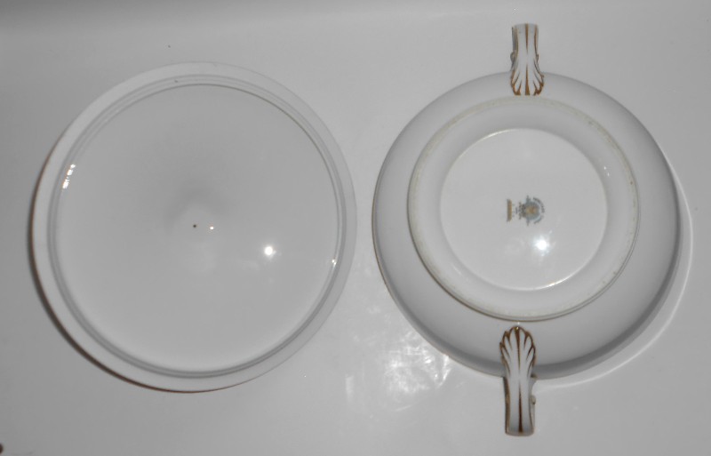 Noritake Porcelain China 5159 Laguna W/Gold Covered Vegetable Bowl / Casserole