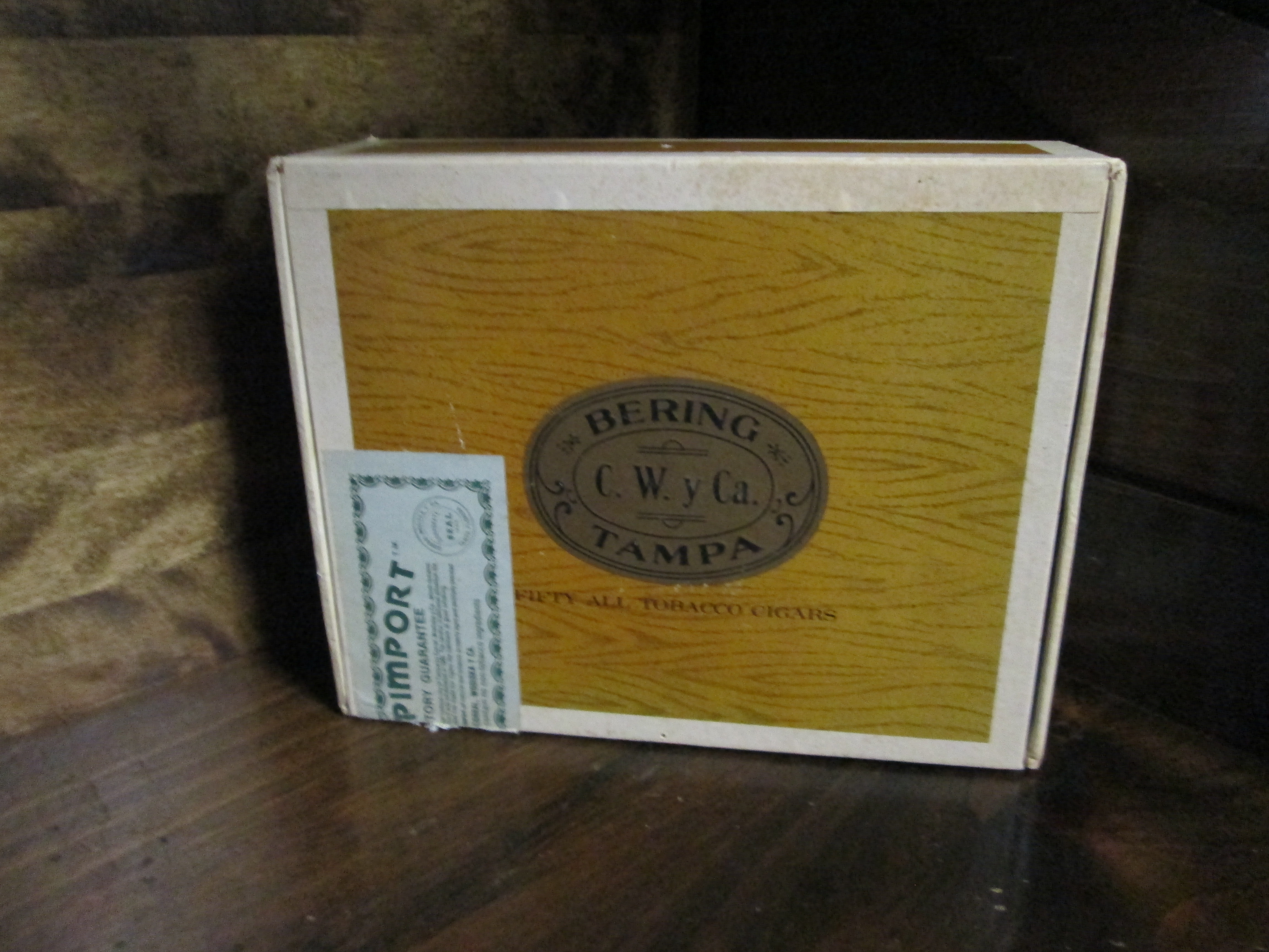 Vintage Bering C.W.y Ca. Cigar Box