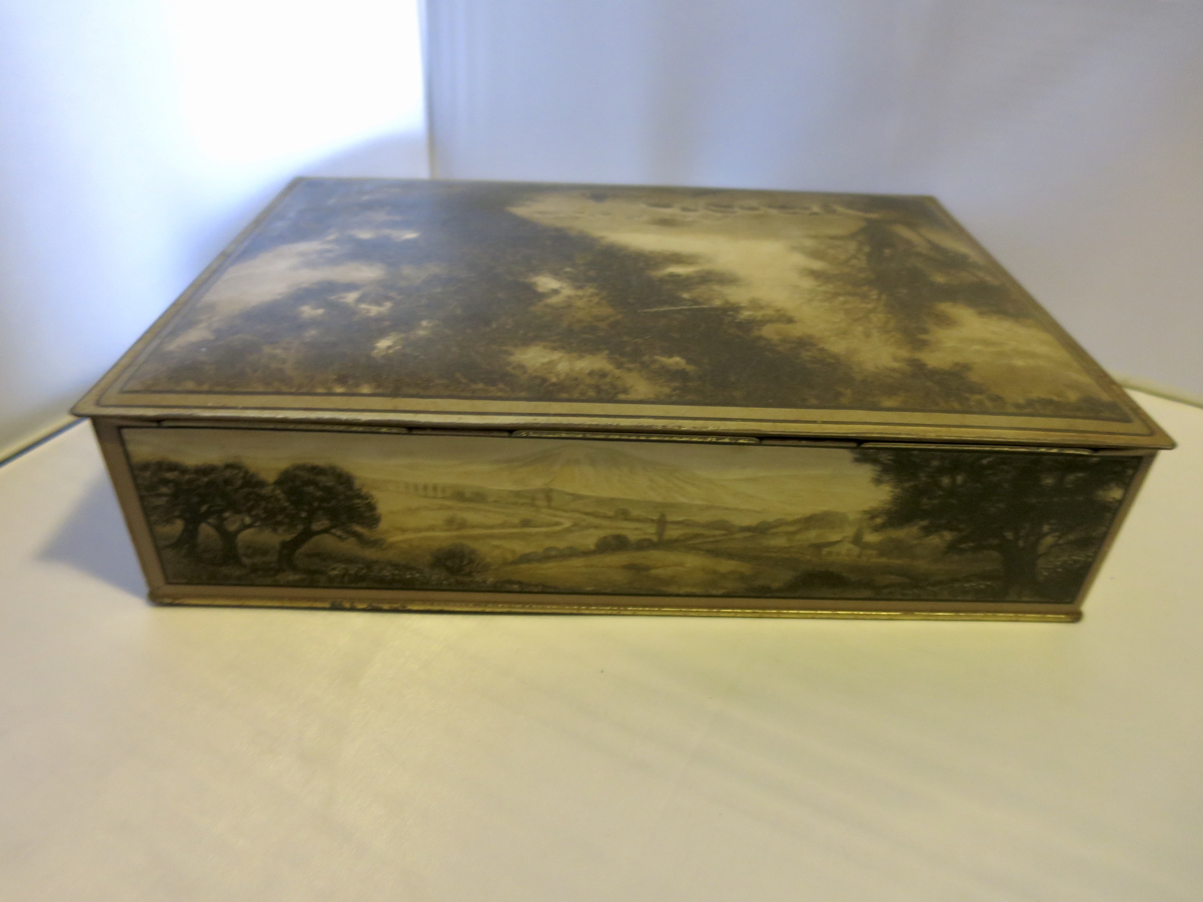 Uneeda Biscuit Tin Sheep Farm Shepherd Dog painted scene c 1923