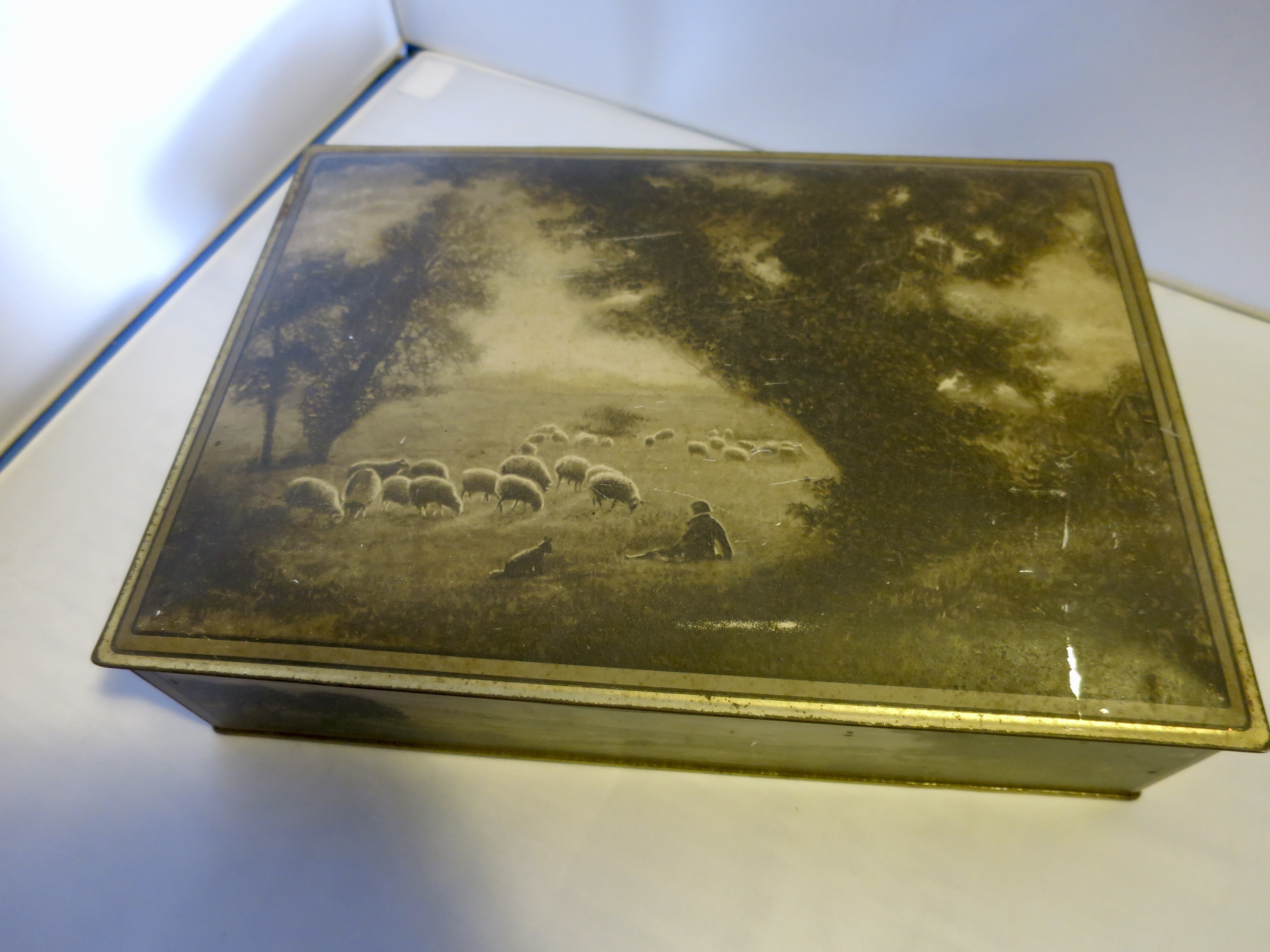 Uneeda Biscuit Tin Sheep Farm Shepherd Dog painted scene c 1923