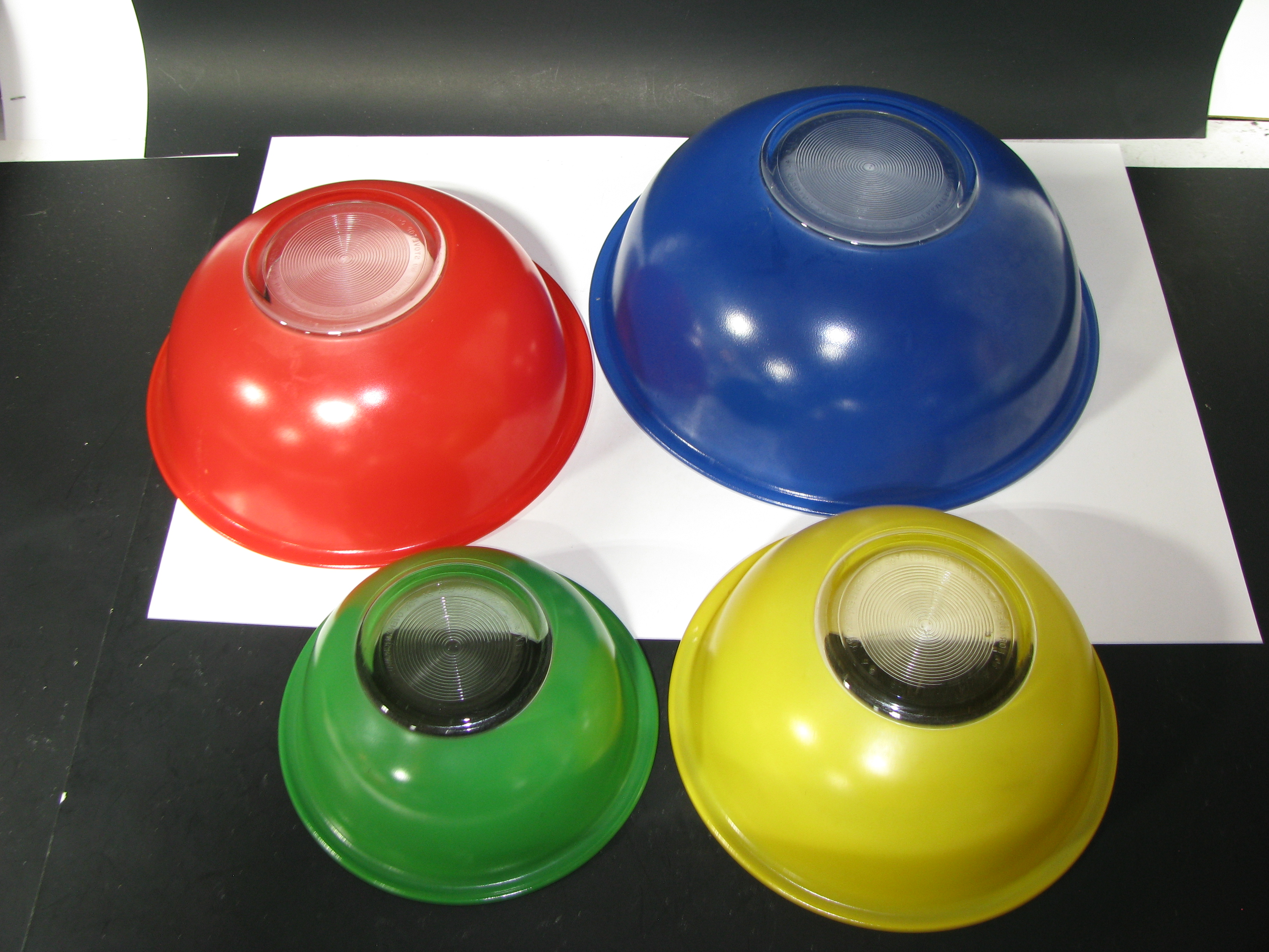 Vintage Pyrex Set of Primary Color Nesting Bowls