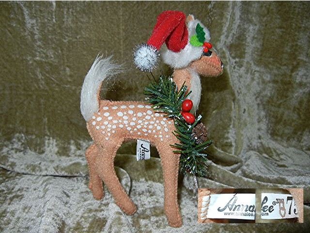 Christmas Annalee 6 inch reindeer with wreath