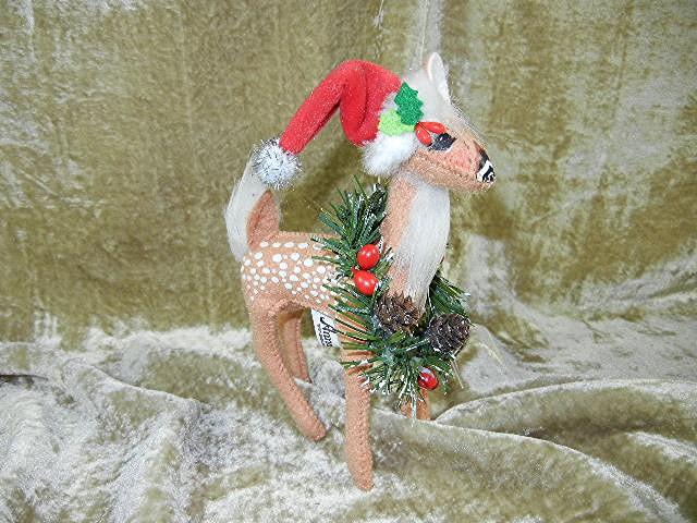 Christmas Annalee 6 inch reindeer with wreath