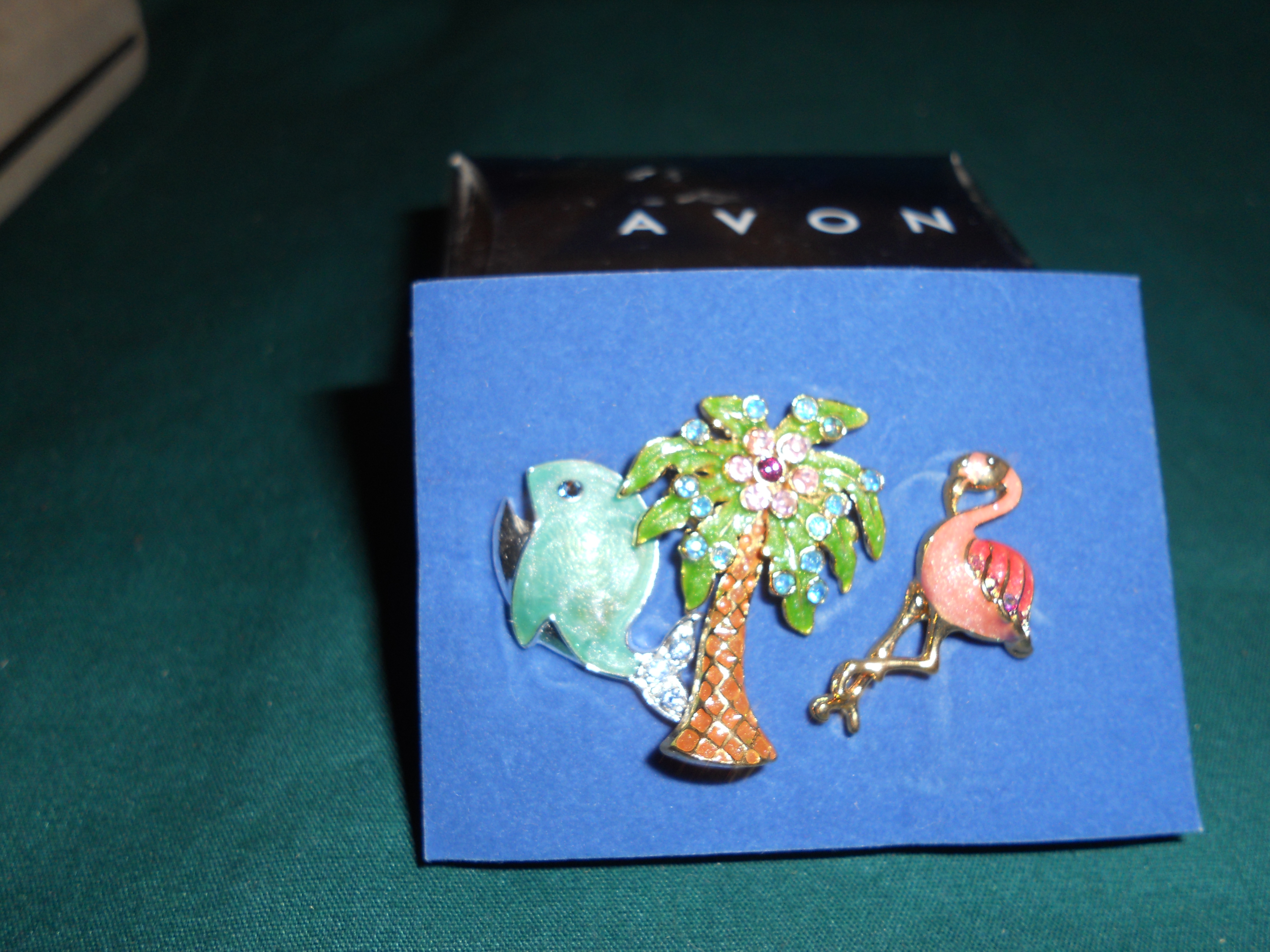 Avon 2005 Tropical Tac Pins set of three