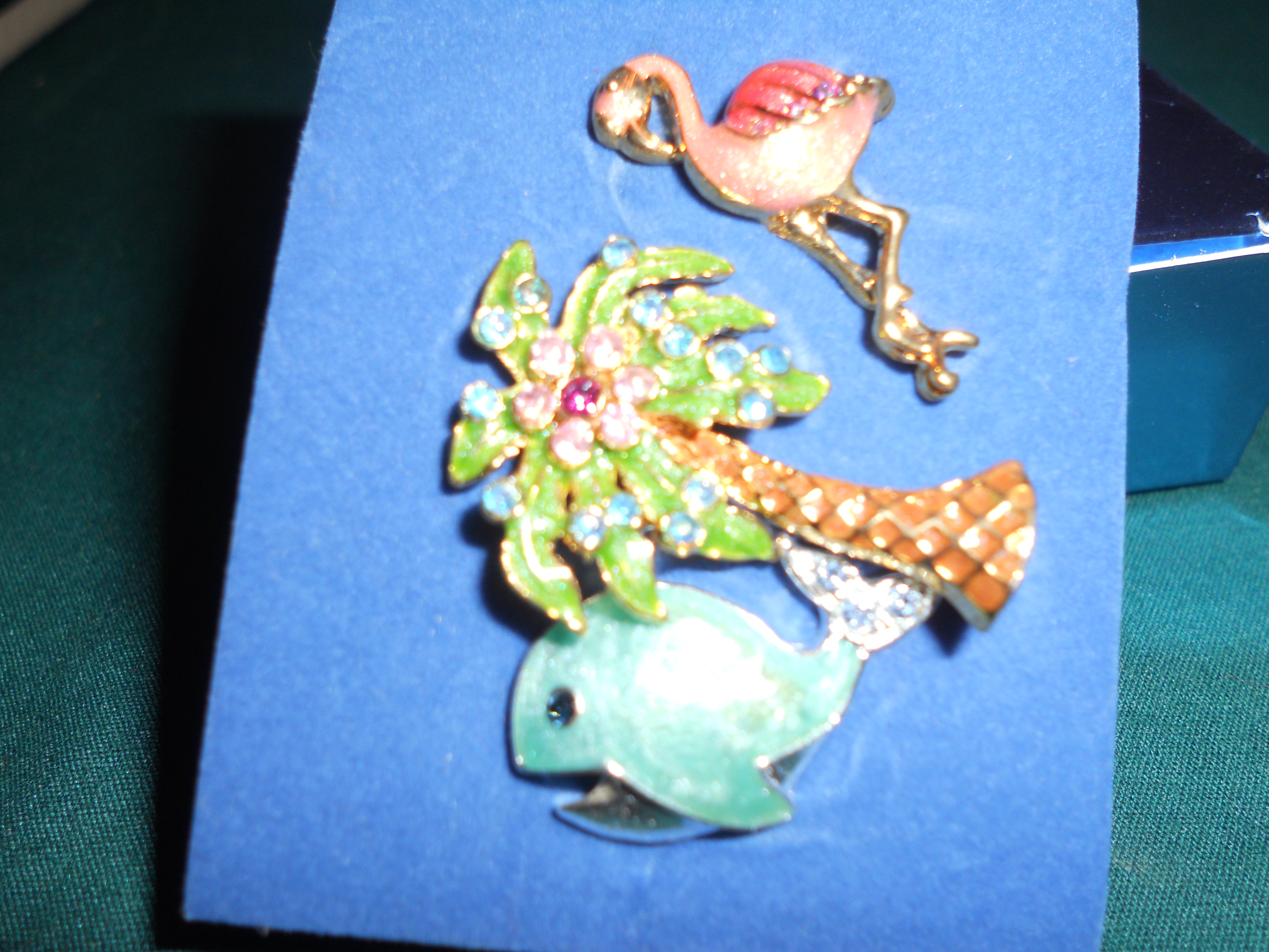 Avon 2005 Tropical Tac Pins set of three