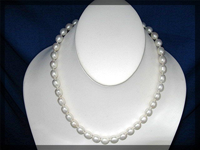 14 K Gold Clasp  Freshwater Pearl Necklace 18 Inch 9mm