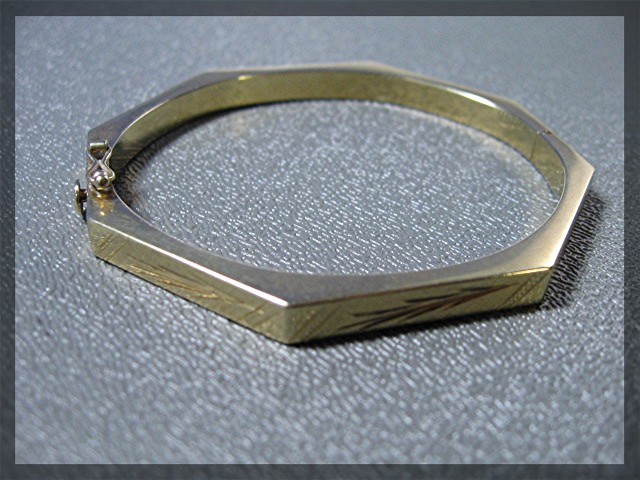 Bracelet 14K Yellow Gold Hexagonal Hinged Bangle