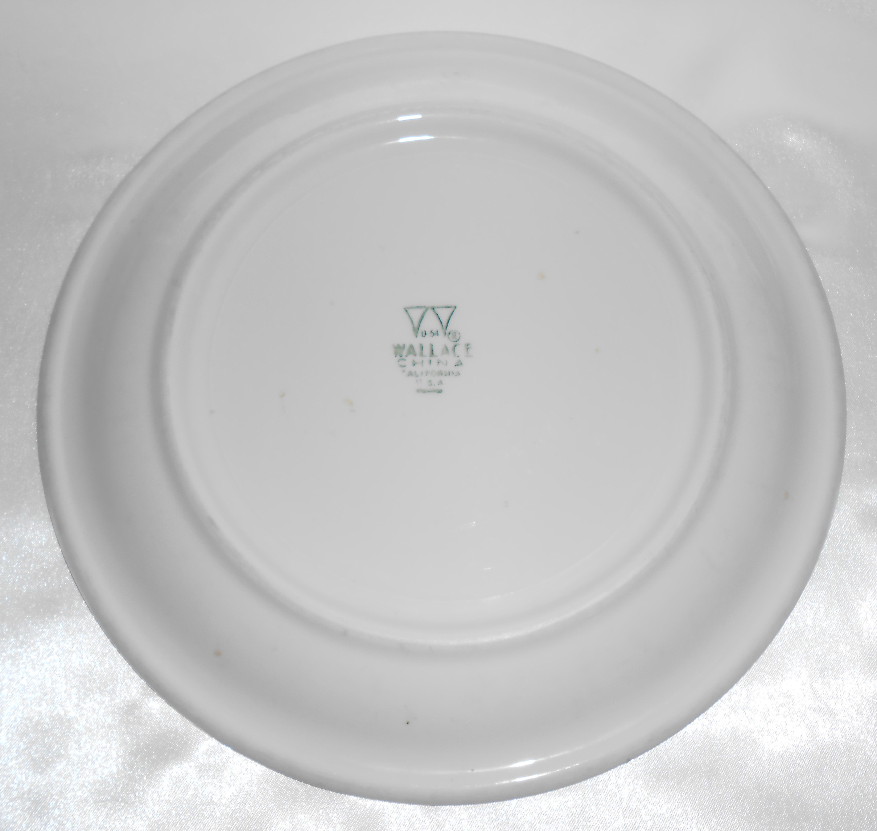 Wallace China Red/Black Airbrush Decorated Dinner Plate