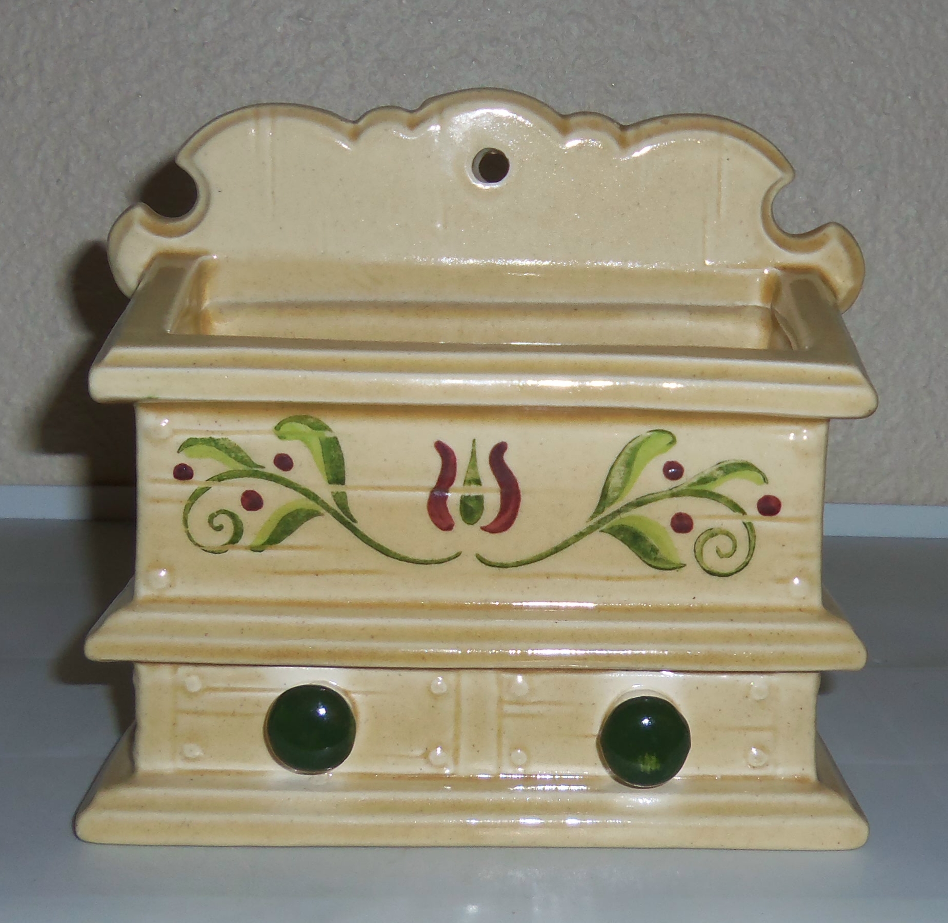 Metlox Pottery California Provincial Wall Planter!