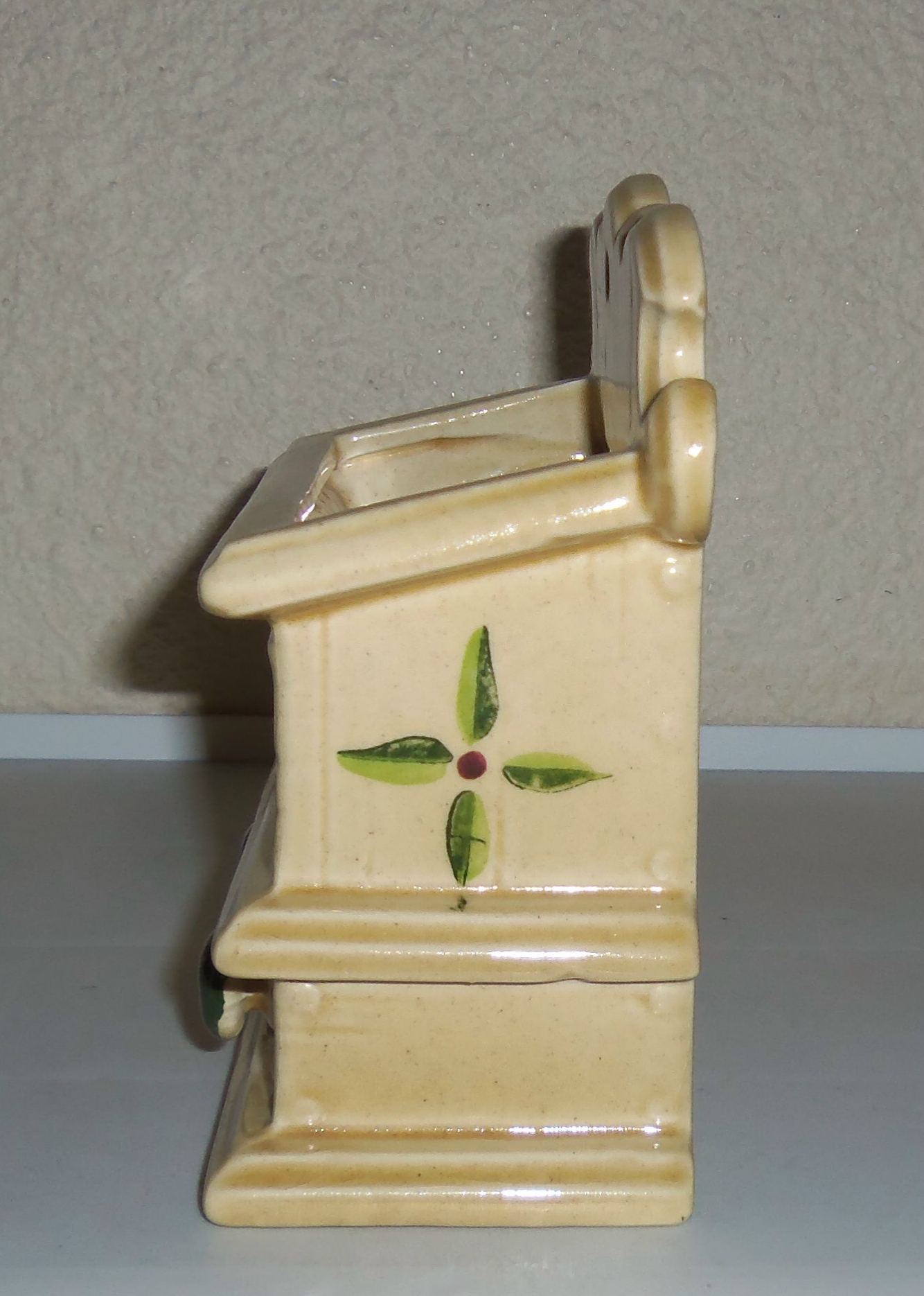 Metlox Pottery California Provincial Wall Planter!