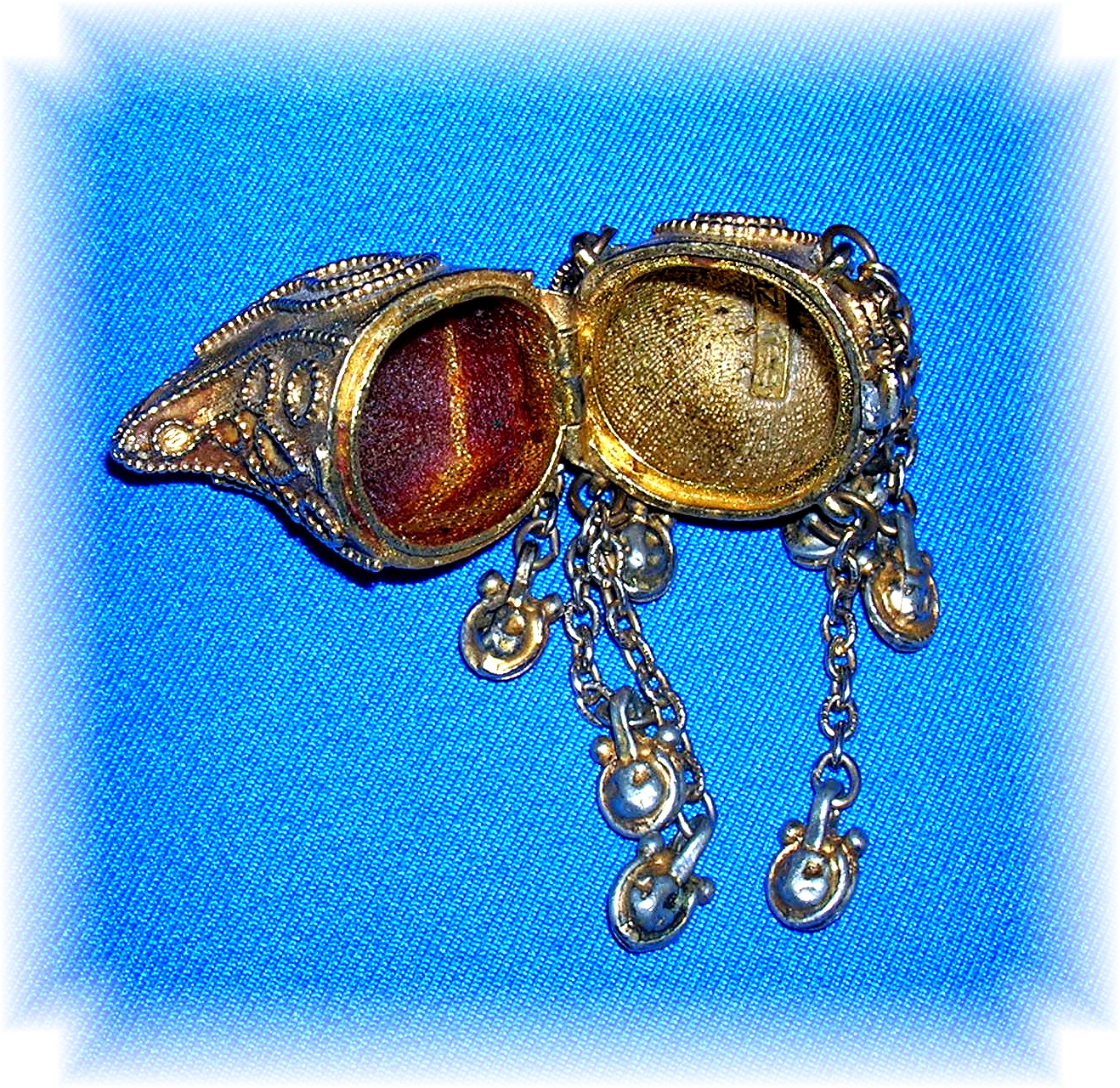 Filigreed Goldtone Signed Azuree Pendant