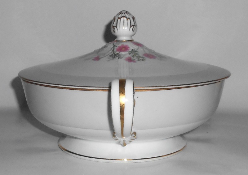 Noritake Porcelain China 5159 Laguna W/Gold Covered Vegetable Bowl / Casserole