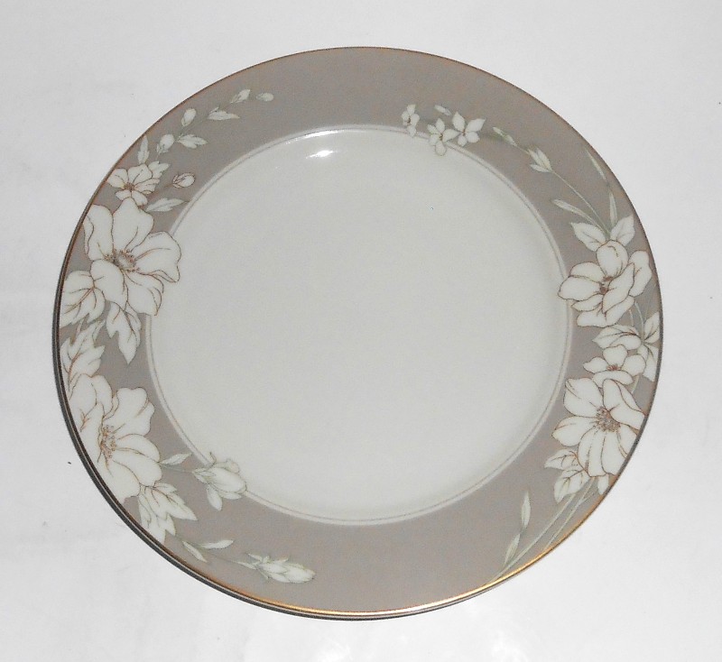 Mikasa China Grande Ivory Gray Finesse w/Gold Salad Plate
