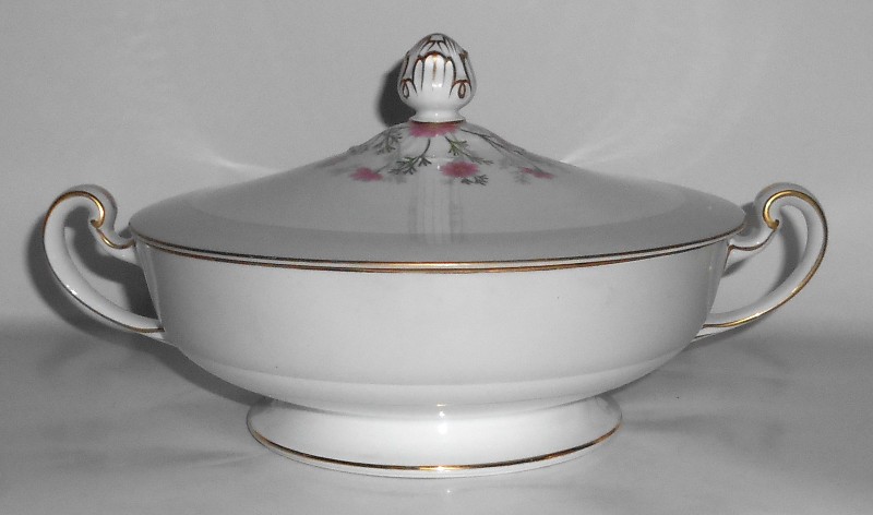 Noritake Porcelain China 5159 Laguna W/Gold Covered Vegetable Bowl / Casserole
