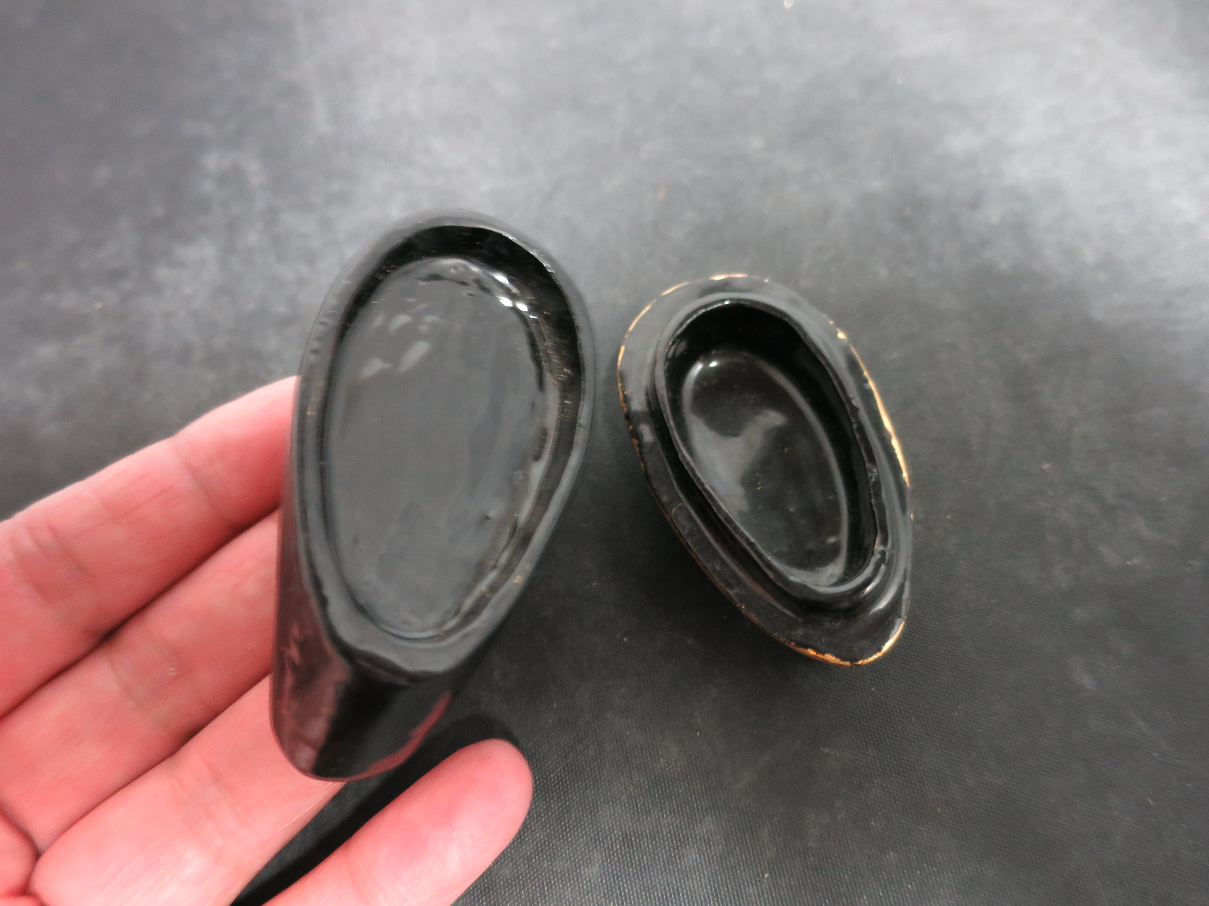 DUCK Bird Nesting Black Laquer Trinket Pill Box Figural