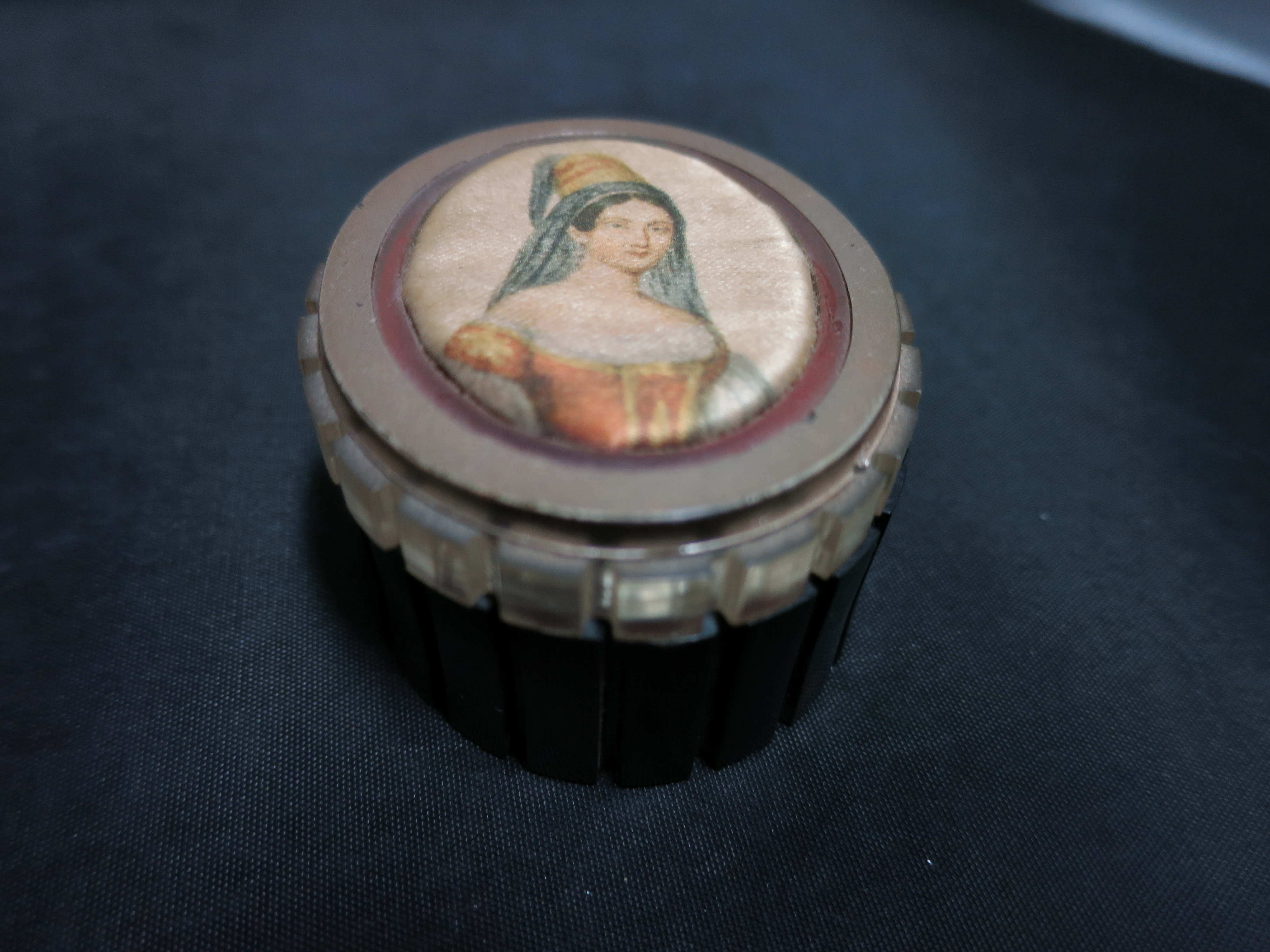 Silk Portrait Trinket box Italy Swivel Lid