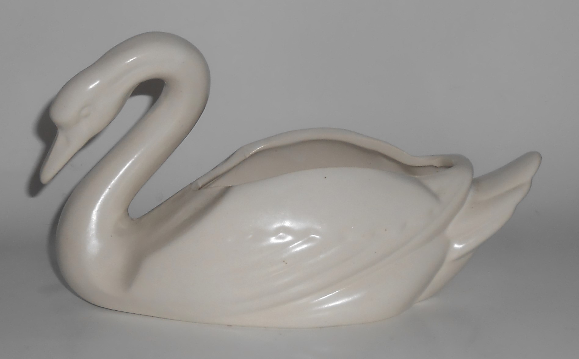 Bauer Pottery Cal-Art Matte White Medium Swan Planter