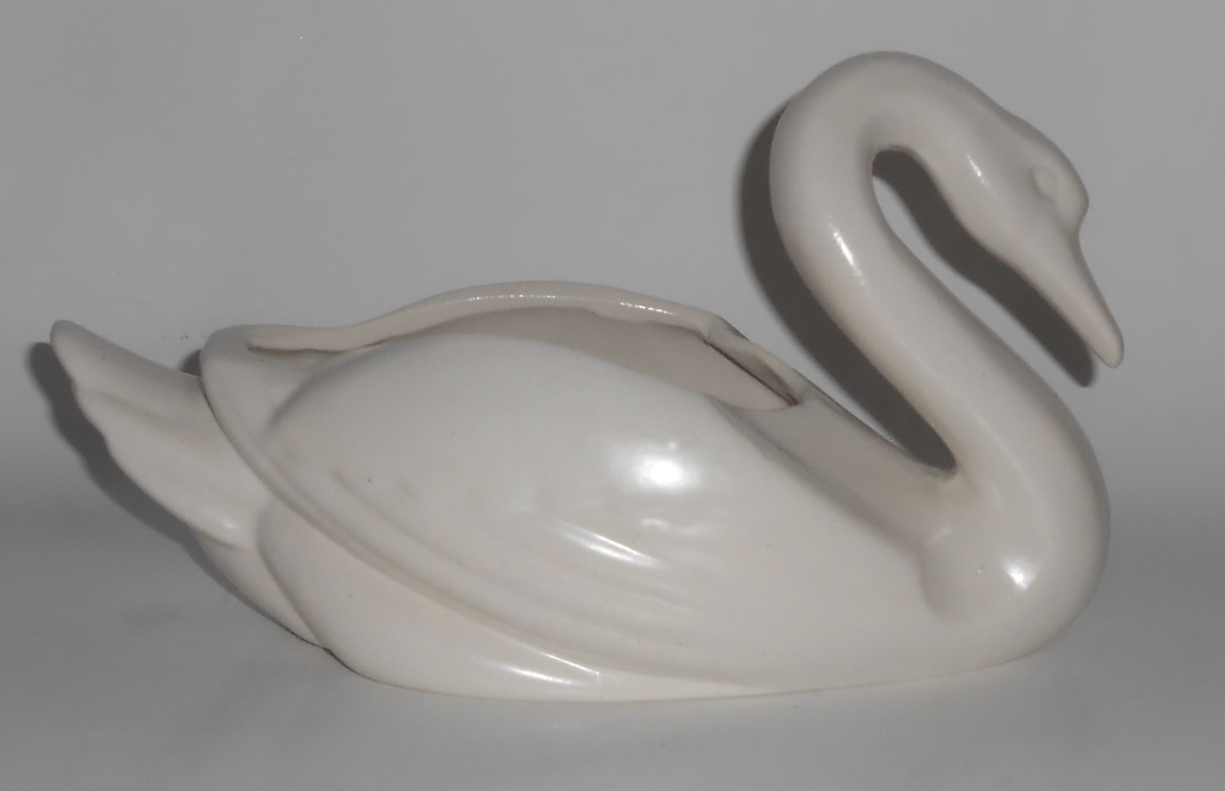Bauer Pottery Cal-Art Matte White Medium Swan Planter