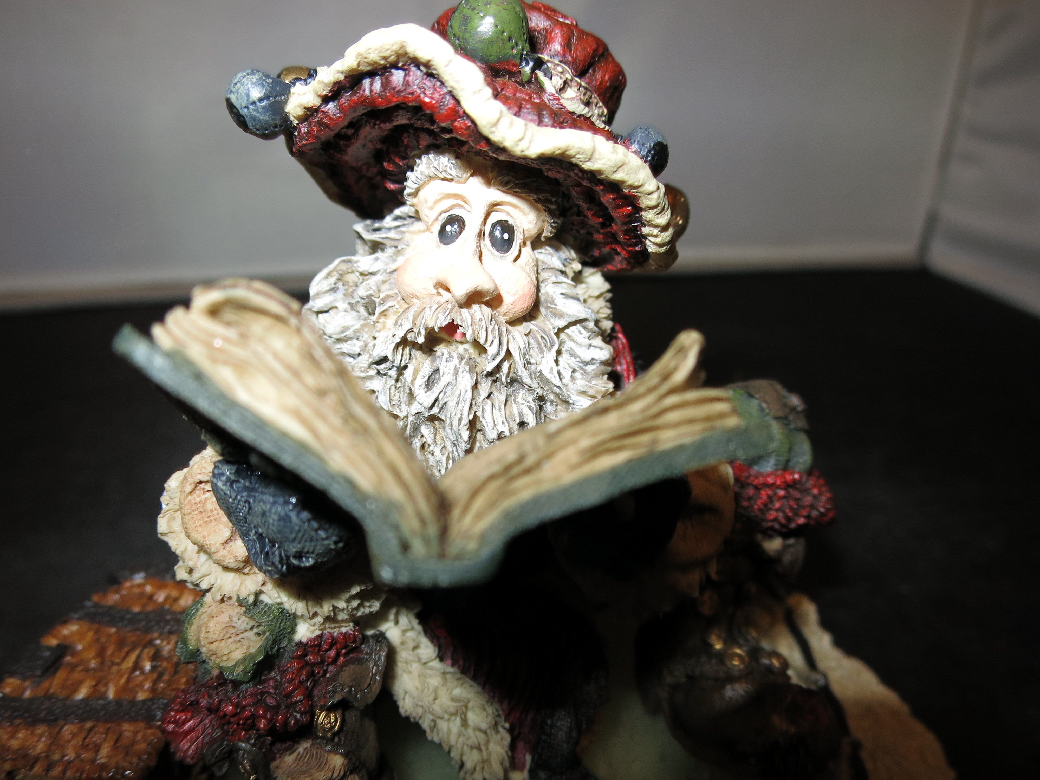 Boyds Santa and Friends Nick on Ice Figurine 1994