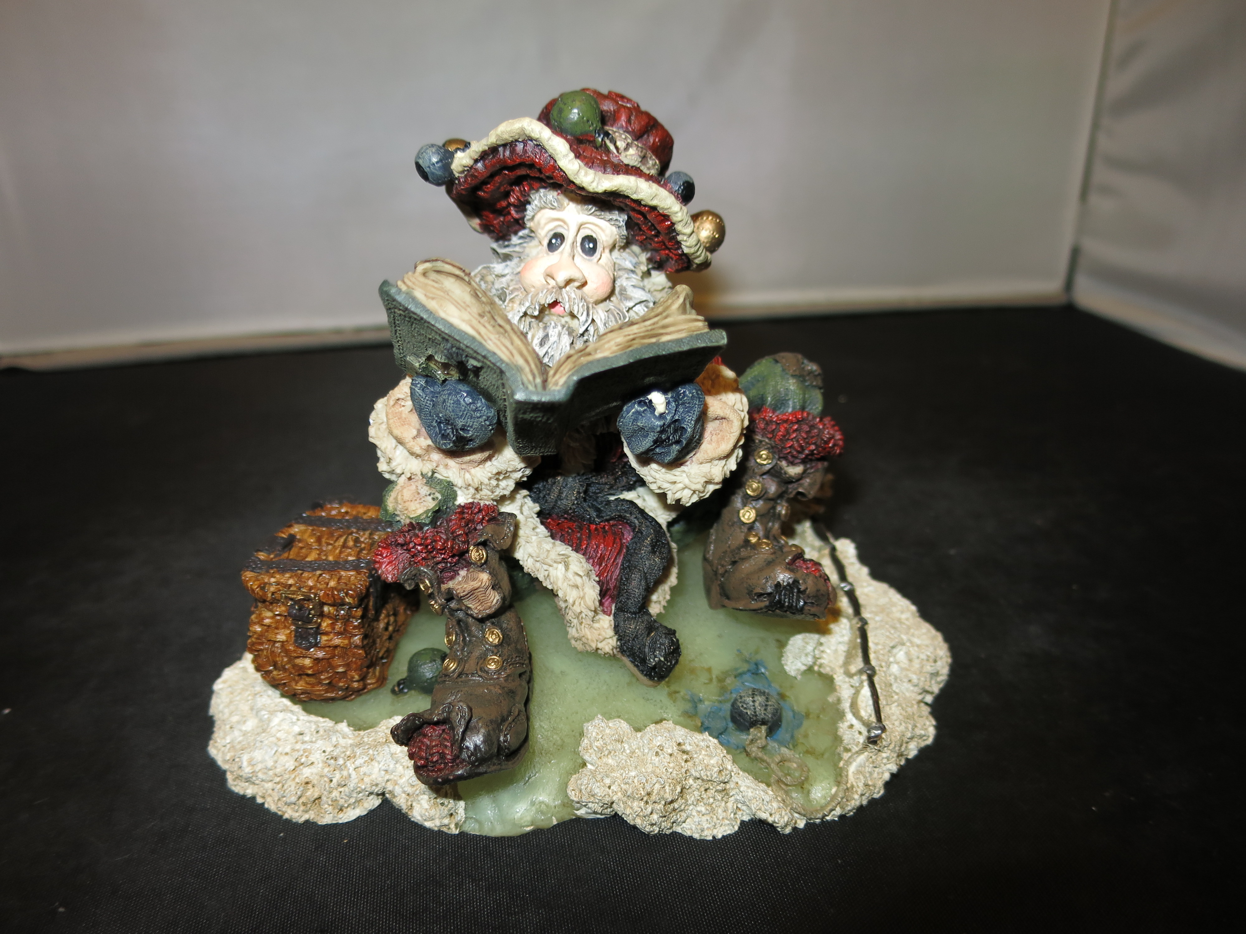 Boyds Santa and Friends Nick on Ice Figurine 1994