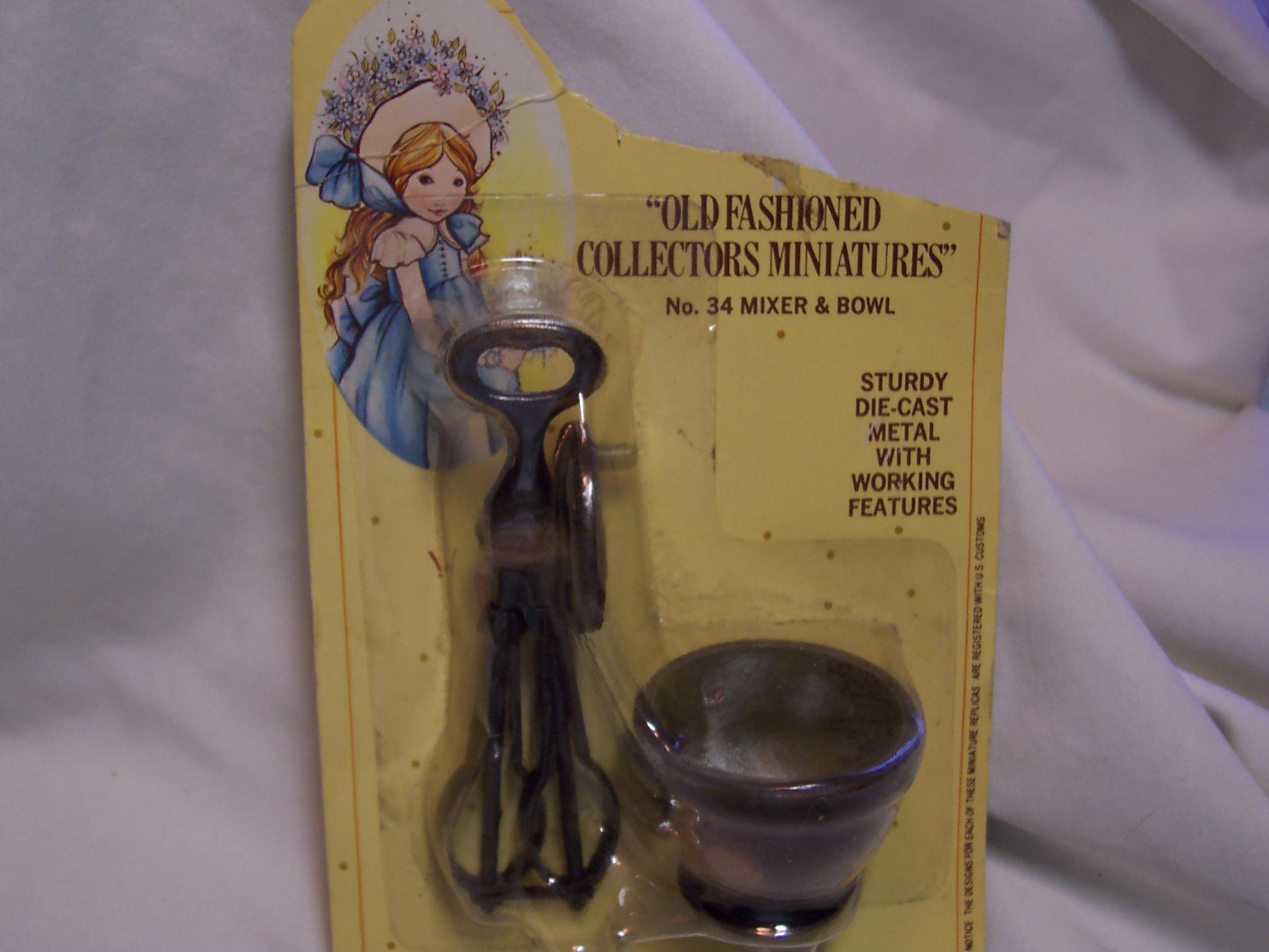 Dollhouse Mixer and Bowl by Durham Industries