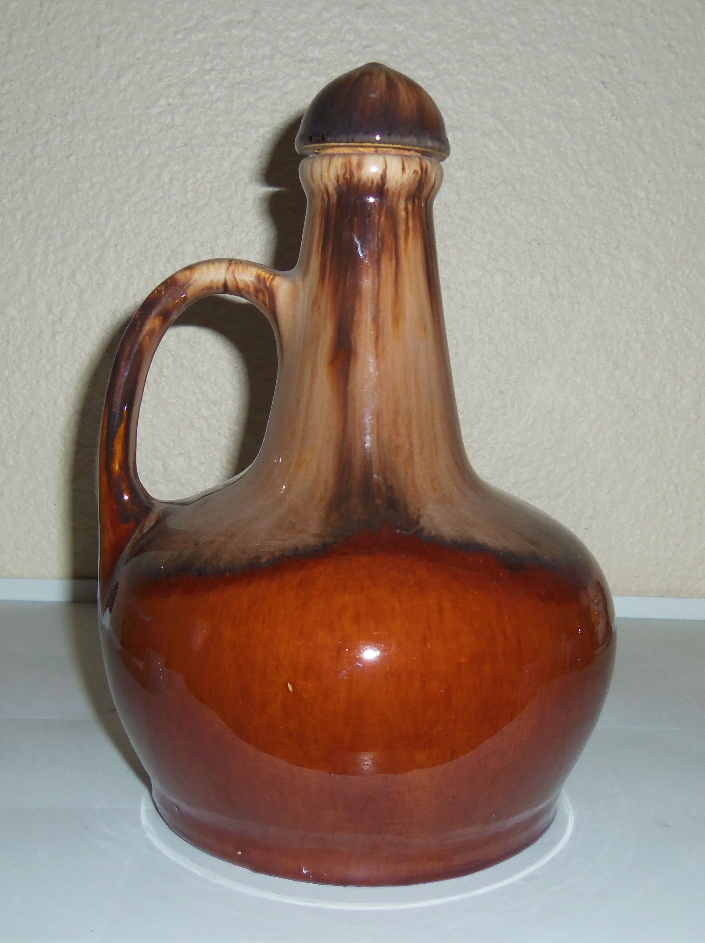 BRUSH McCOY POTTERY BROWN ONYX JUG W/CAP!