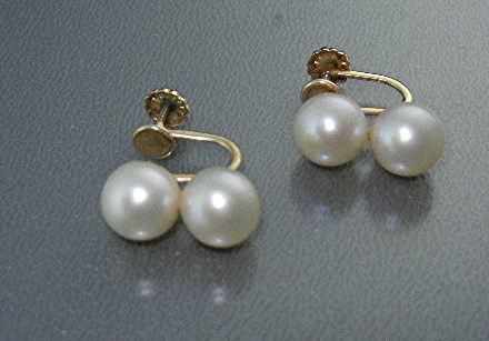 14K Gold Pearls  Screwback Earrings