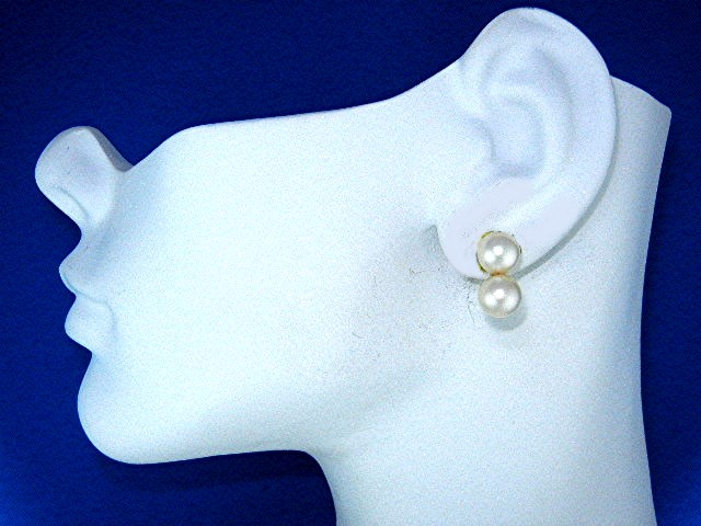14K Gold Pearls  Screwback Earrings
