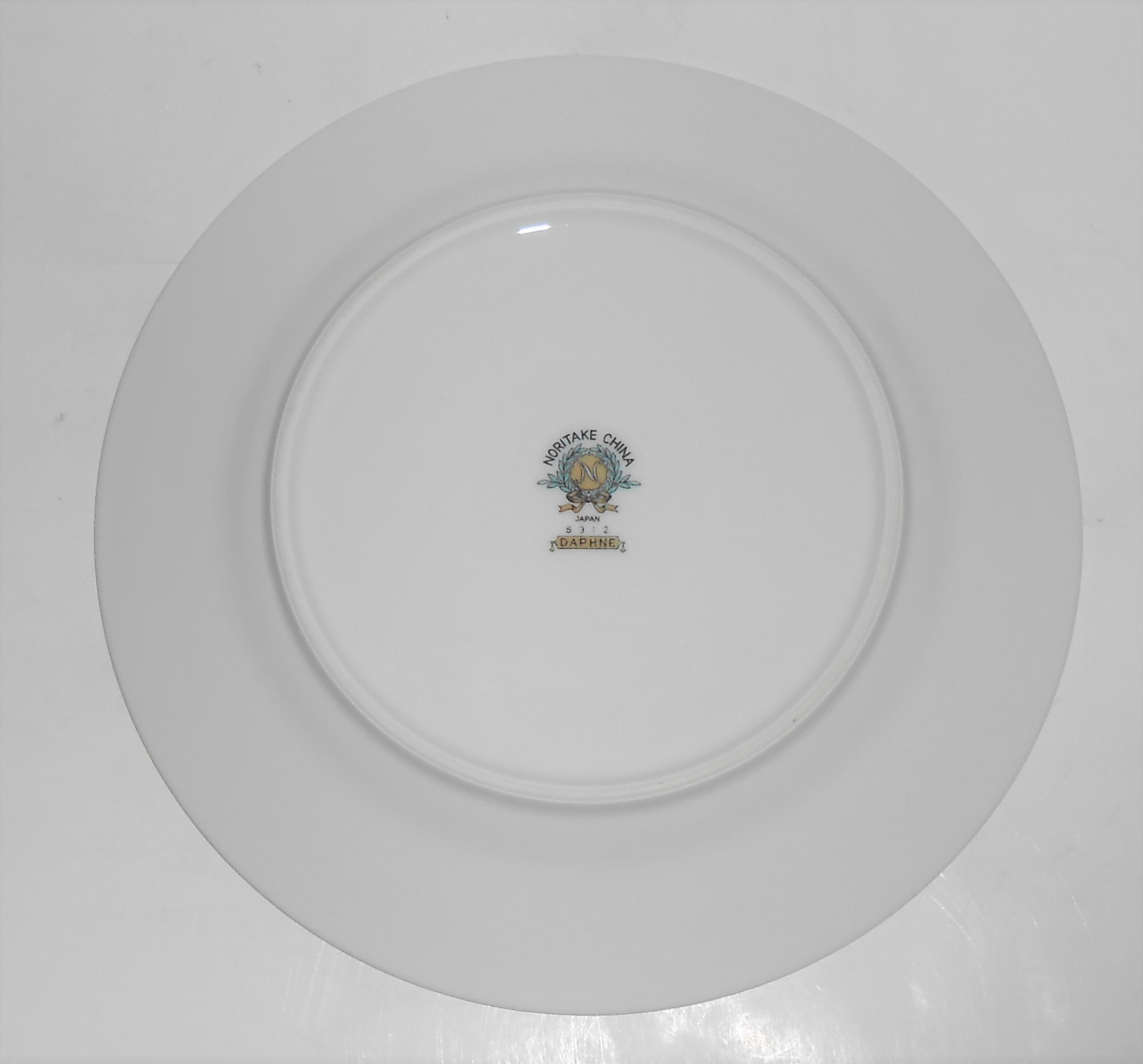 Noritake Porcelain China 5312 Daphne W/Gold Salad Plate