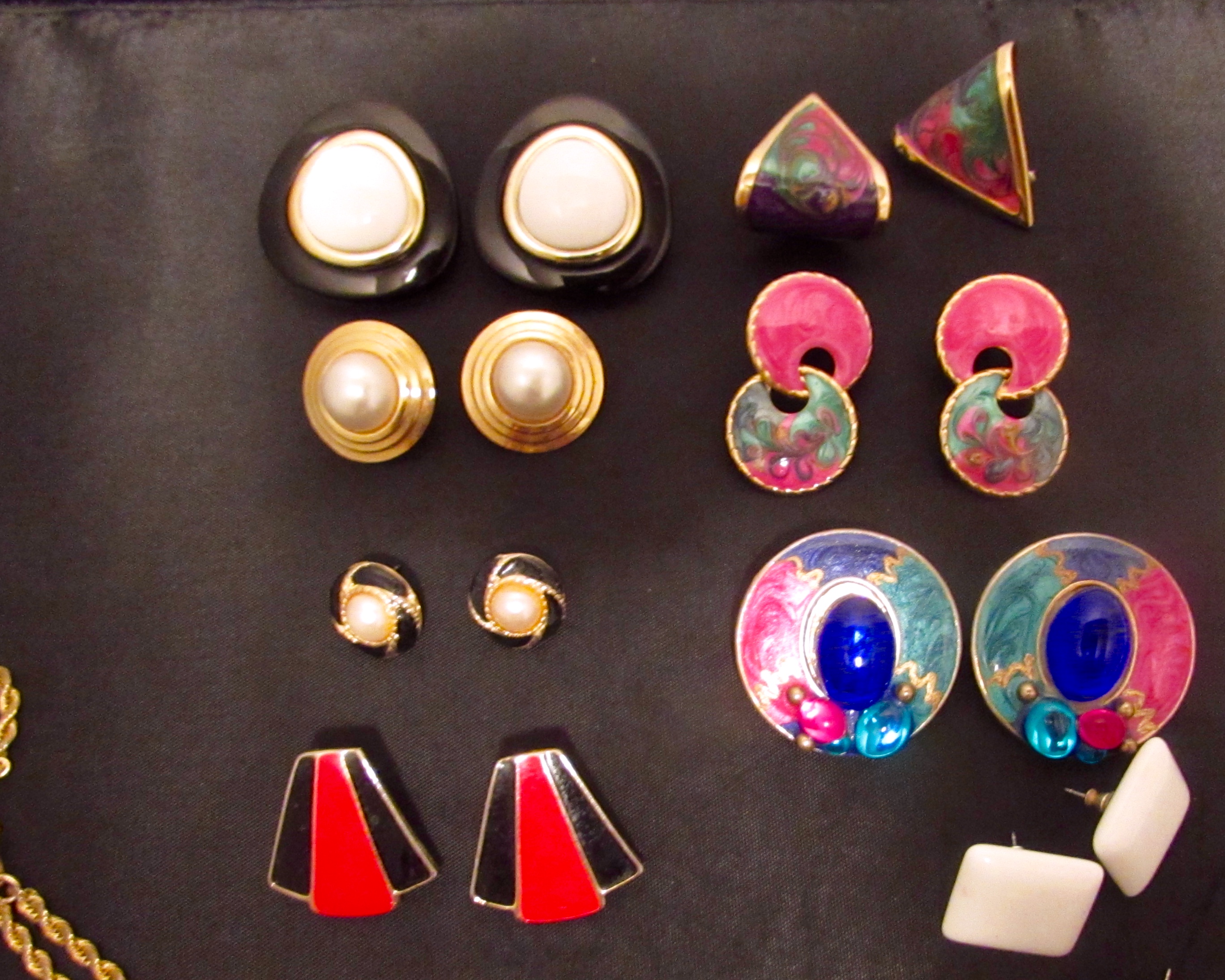 Costume Jewelry lot 18 piece Necklace Post earrings