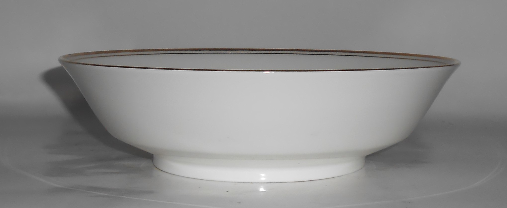 Mikasa Bone China Double Gold Band Wheaton Round Veg