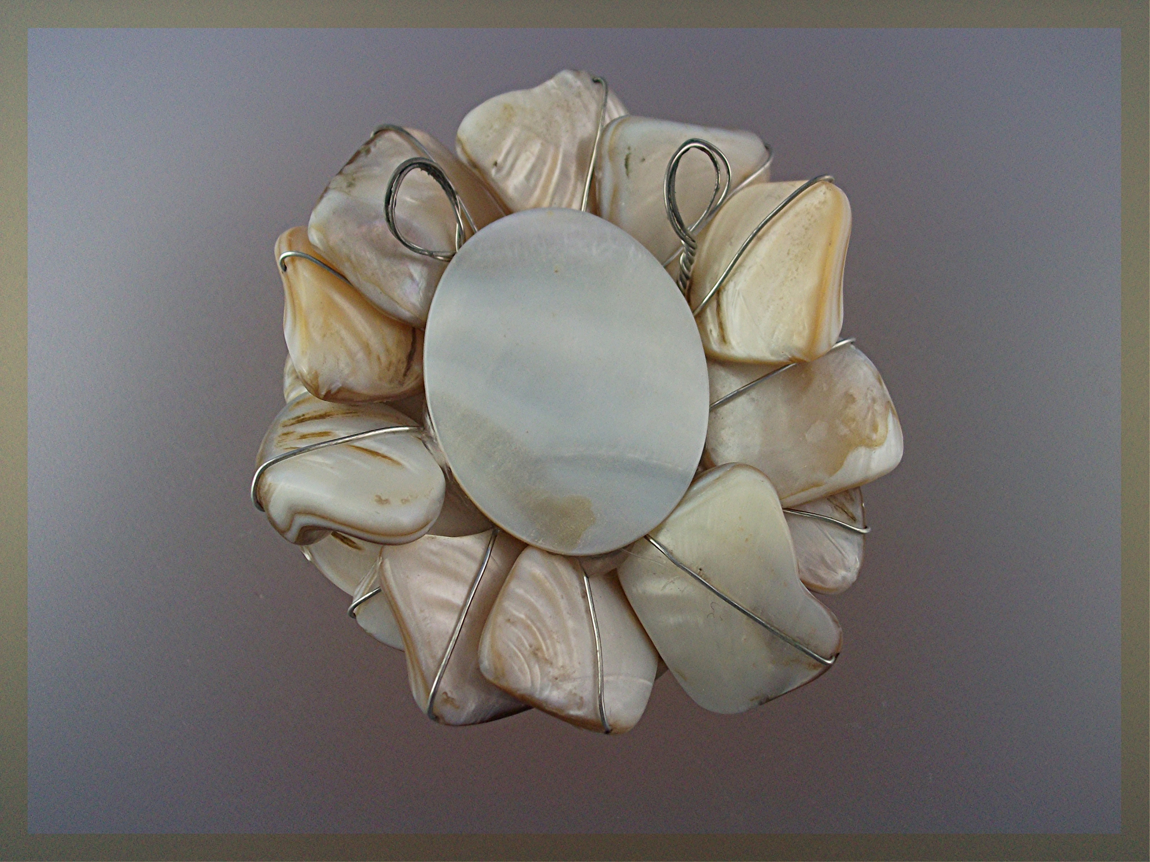 Pendant Freshwater Pearls Cream Mother Of Pearl Flower
