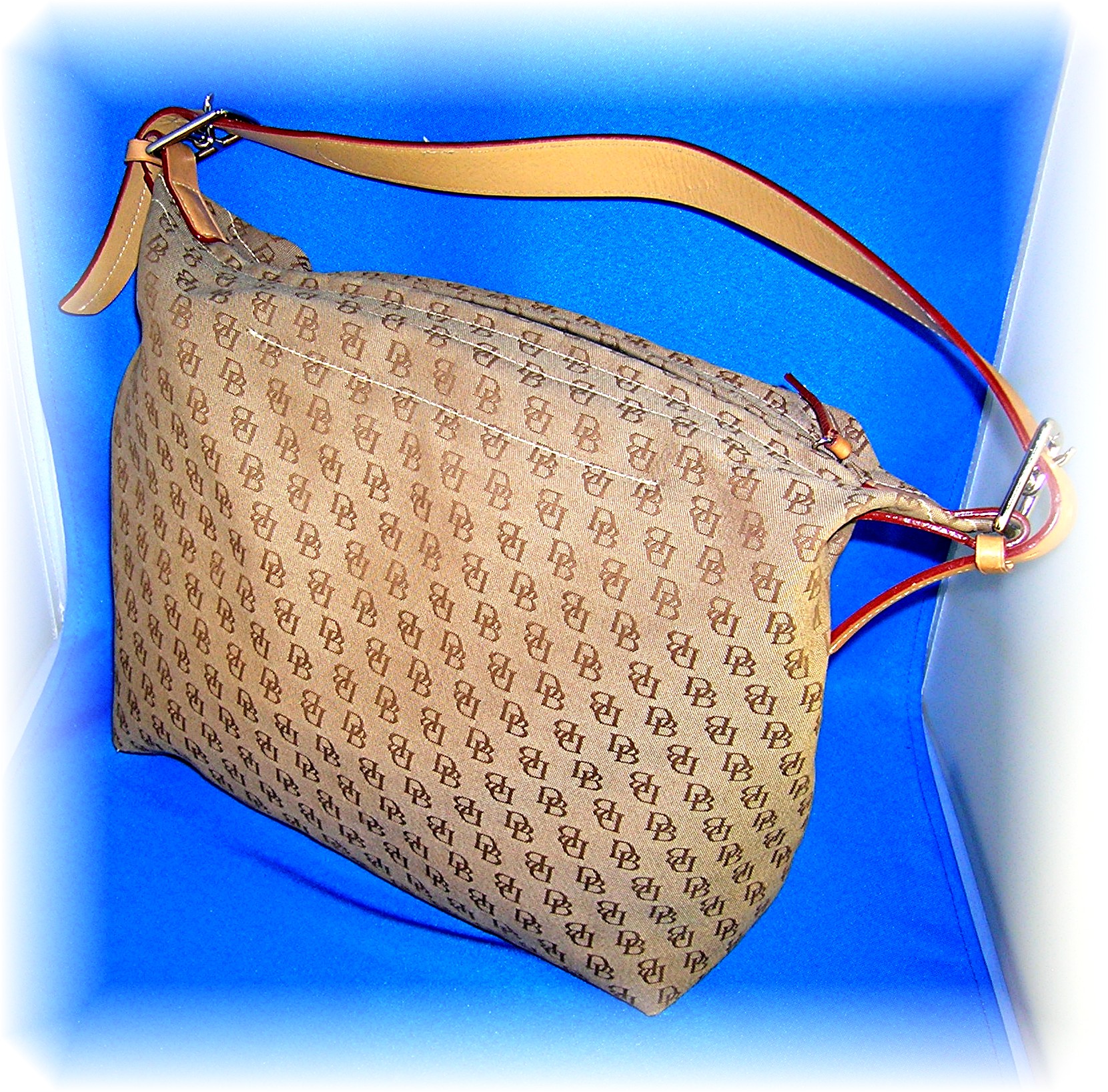 Dooney And Bourke Handbag Purse Duffle Bag