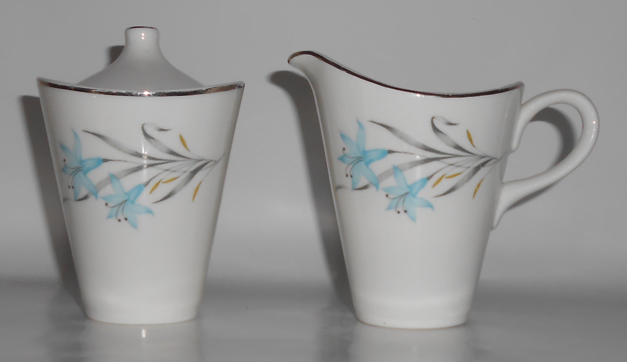 Homer Laughlin China Linda w/Platinum Creamer & Sugar B