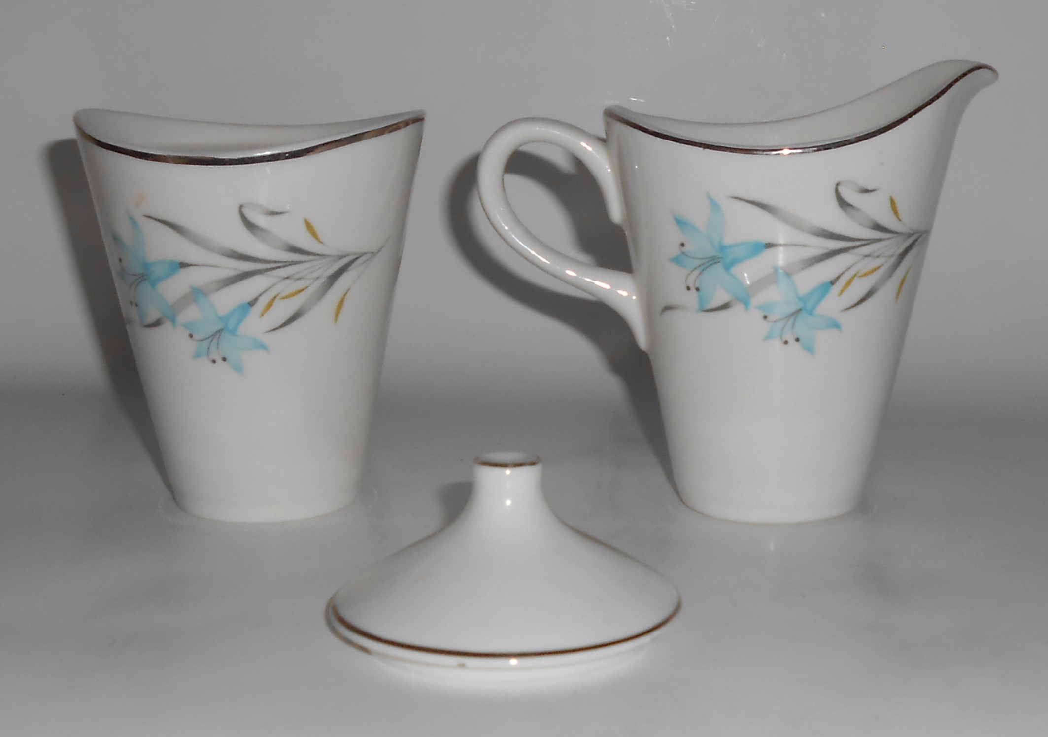 Homer Laughlin China Linda w/Platinum Creamer & Sugar B