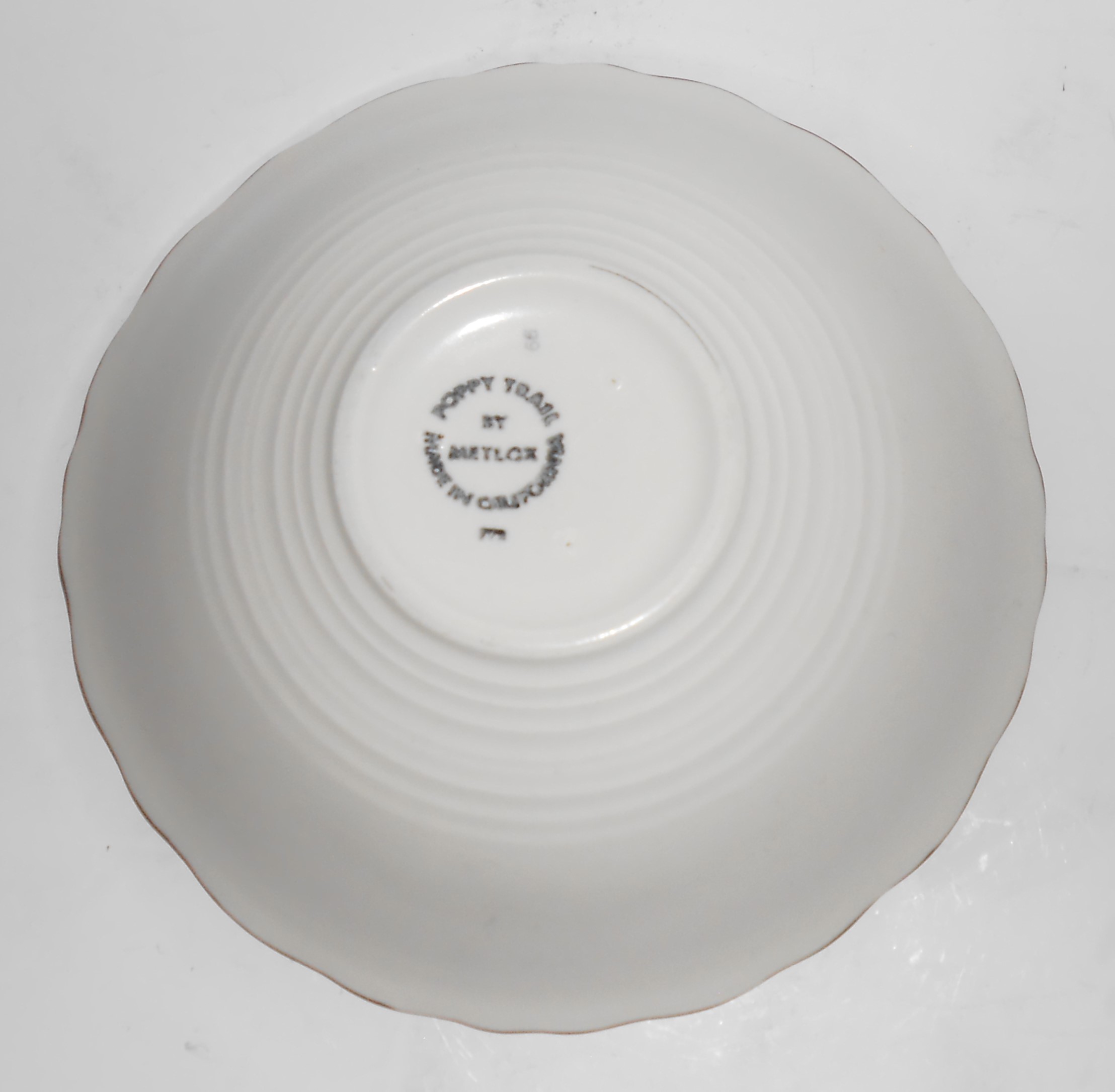 Metlox Pottery Poppy Trail Sculptured Grape 8.5'' Veg