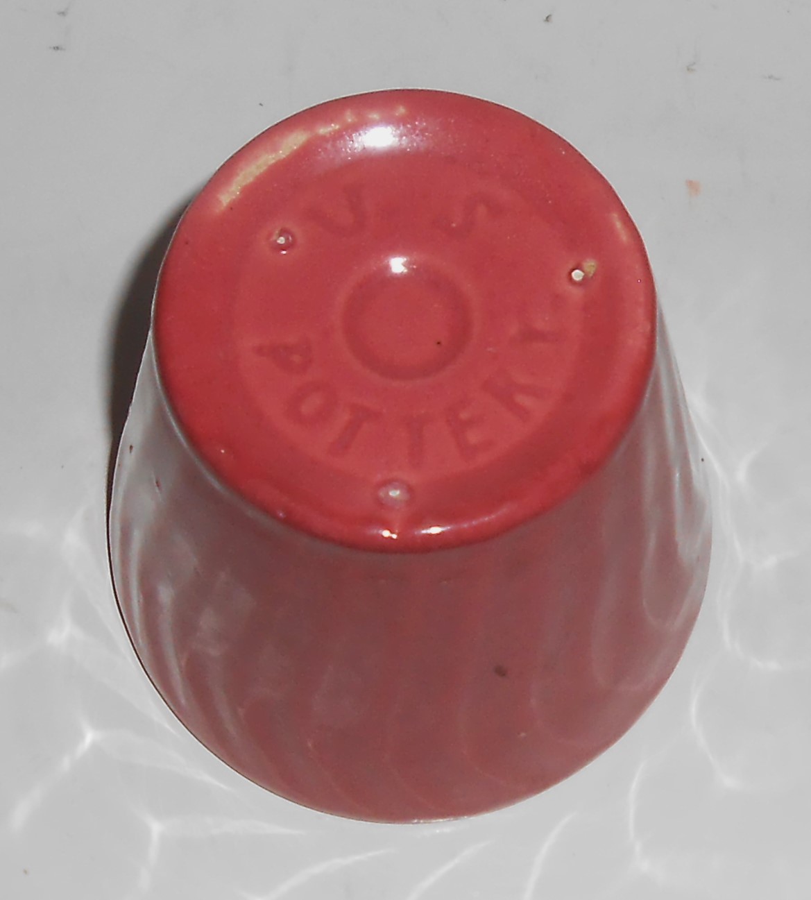 Vintage U.S. Pottery - Not Bauer - Burgundy Swirl Flowe