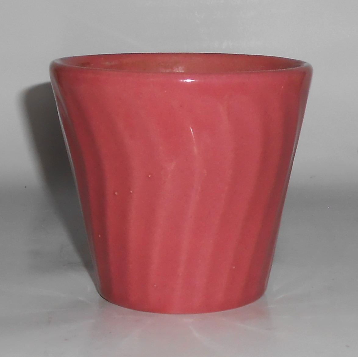 Vintage U.S. Pottery - Not Bauer - Burgundy Swirl Flowe
