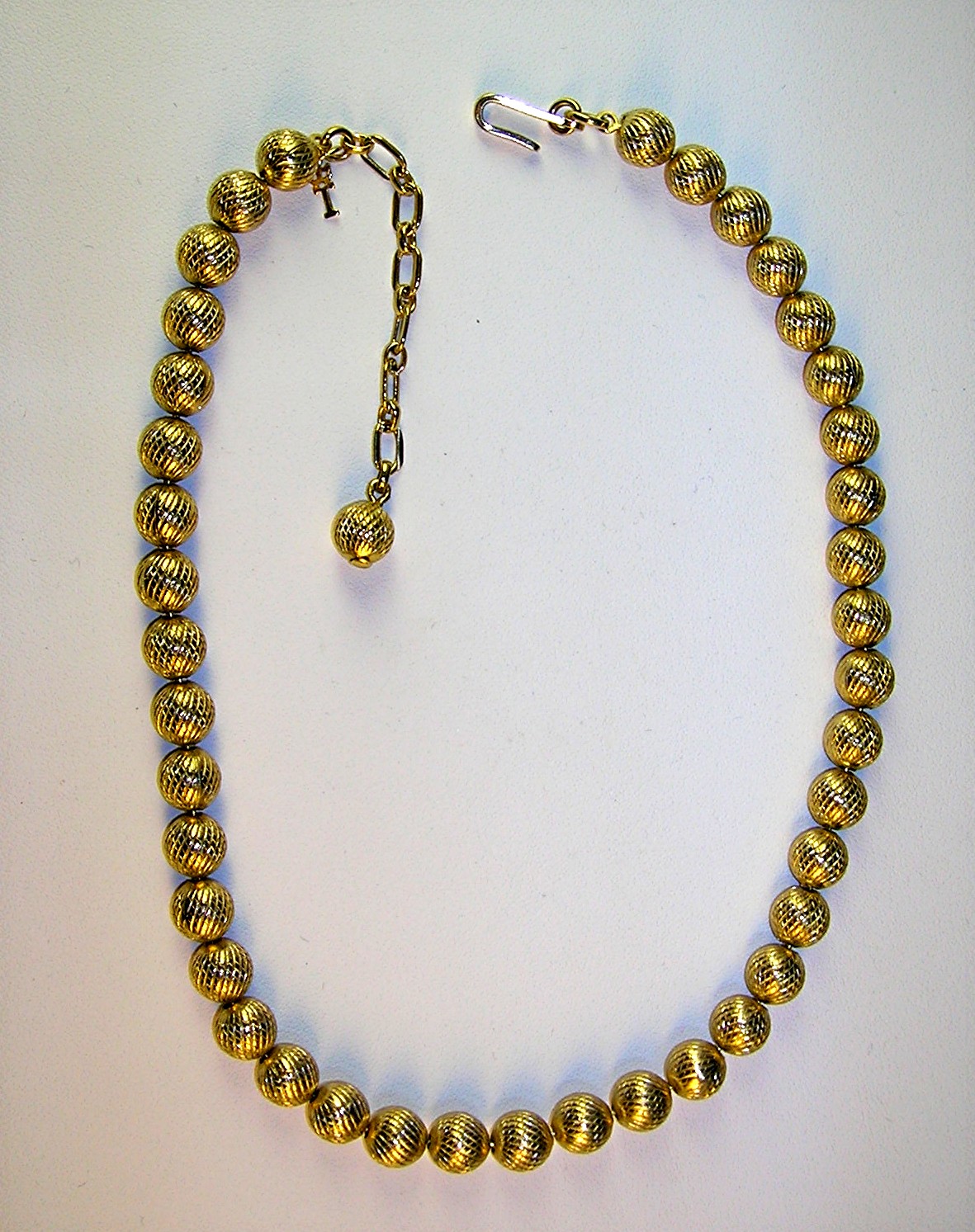 Necklace TRIFARI Goldtone Beads 7.8mm