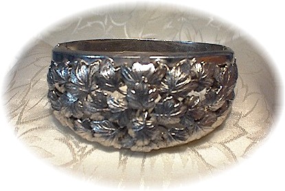 BARTEK Silvertone Hinged Leaf Bracelet