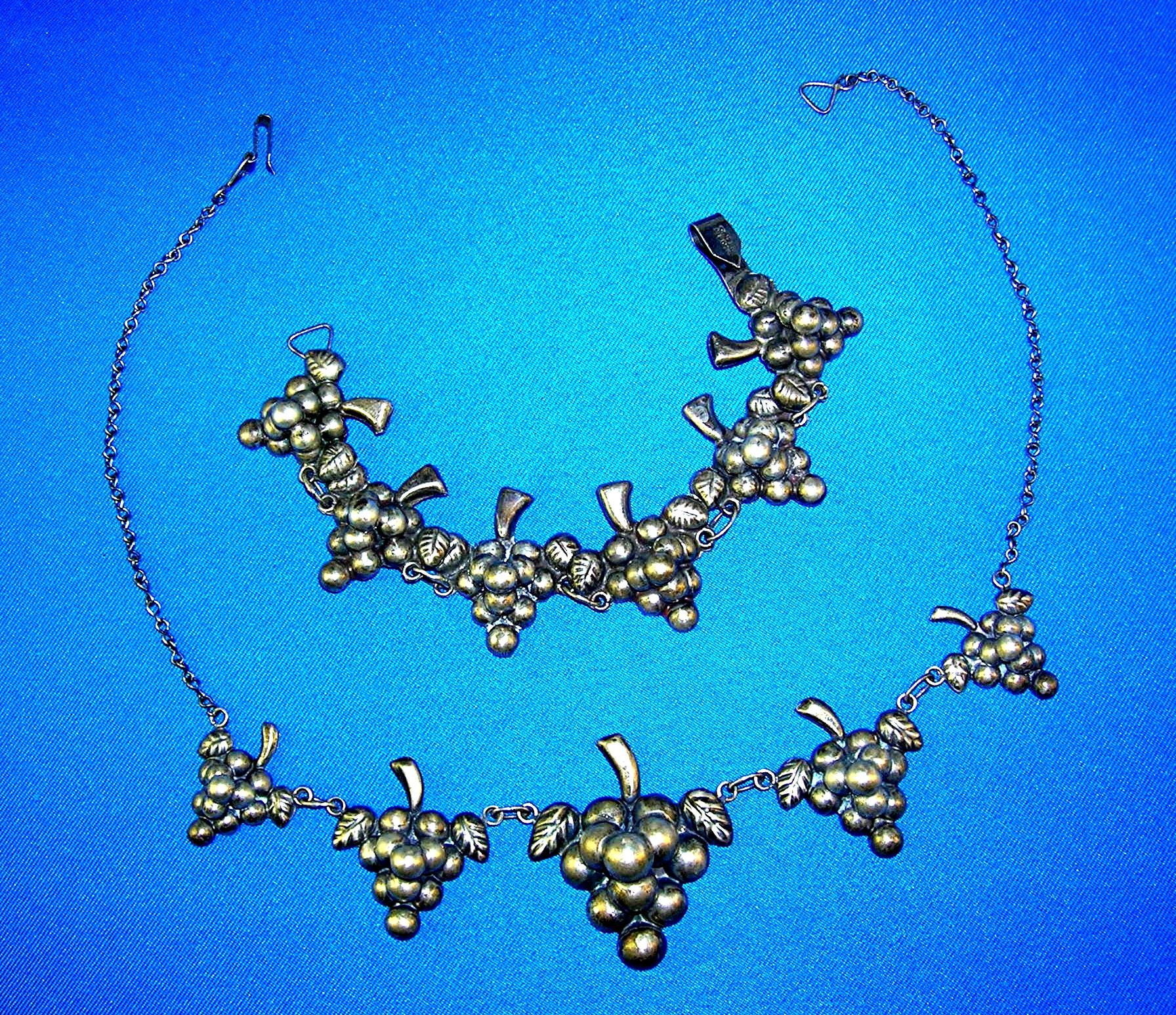 Silver Mexico Signed IC Grapes Necklace  Bracelet