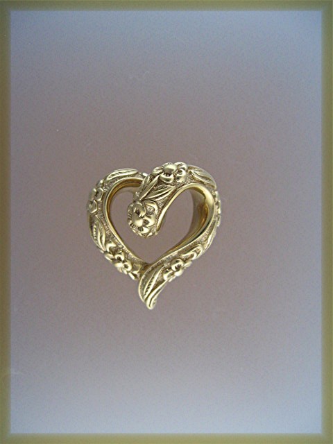 Pendant 14K Gold Heart Shaped Ornate