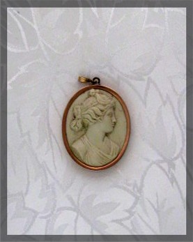 Pendant Gold Bezel LAVA Cameo Antique