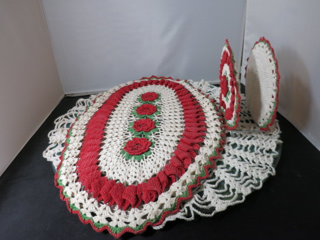 Vintage Crochet Doily Napkin Holder and Hot Pad 2pc set