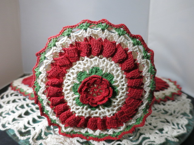 Vintage Crochet Doily Napkin Holder and Hot Pad 2pc set