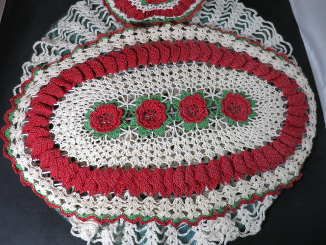 Vintage Crochet Doily Napkin Holder and Hot Pad 2pc set