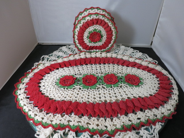 Vintage Crochet Doily Napkin Holder and Hot Pad 2pc set