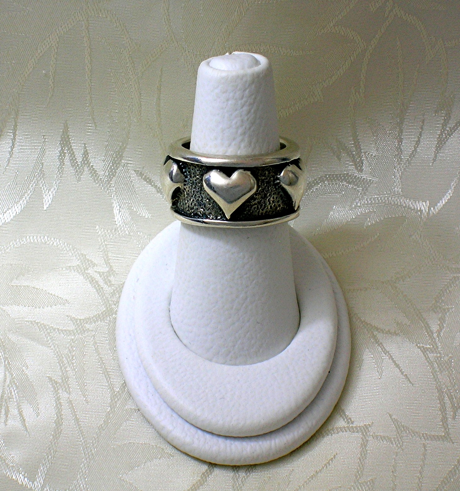 EX EX Sterling Silver Hearts Claudia Agudelo Ring